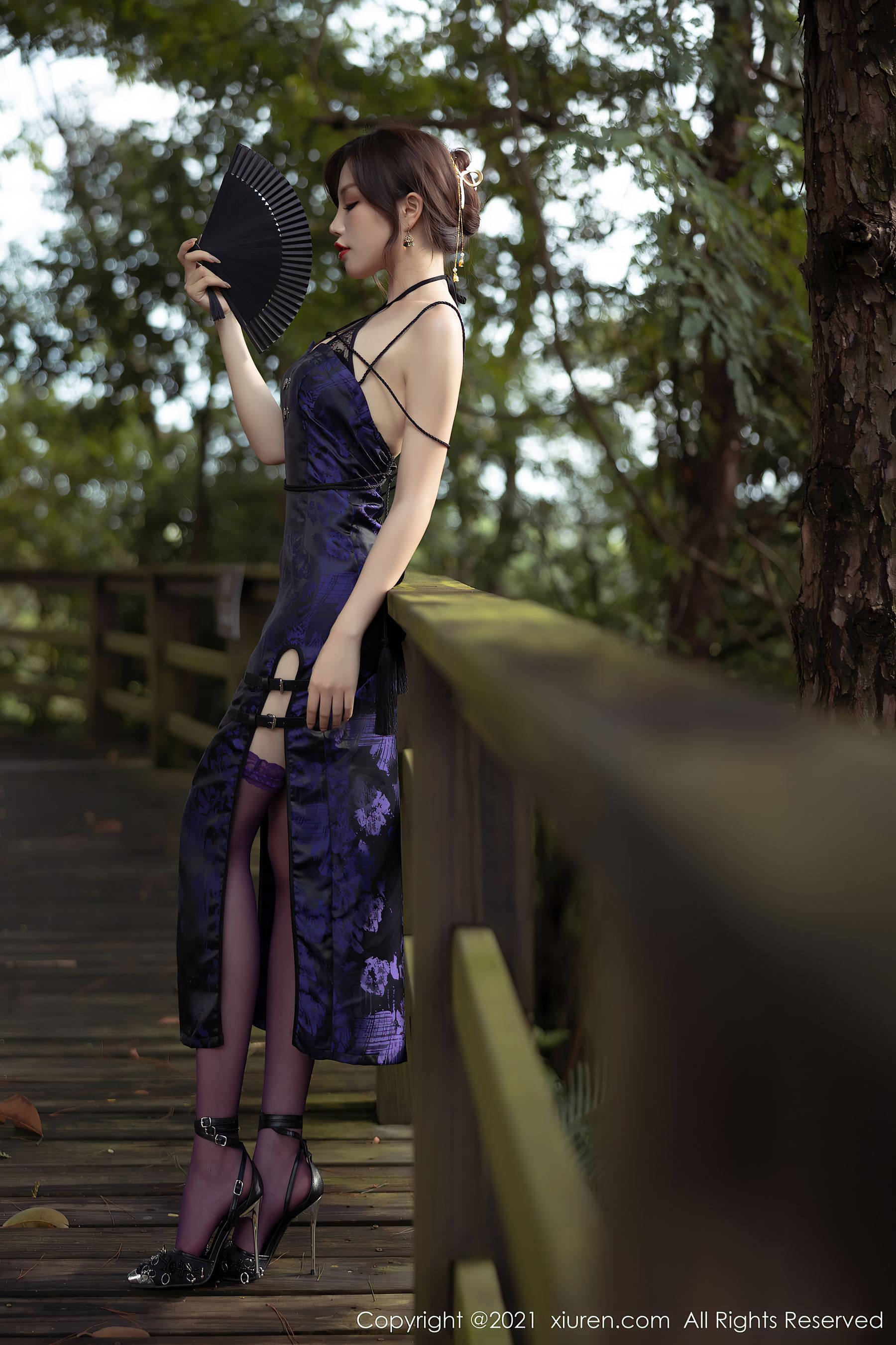 [秀人XiuRen] No.3794 芝芝Booty - 绚丽古典的紫色旗袍(3)
