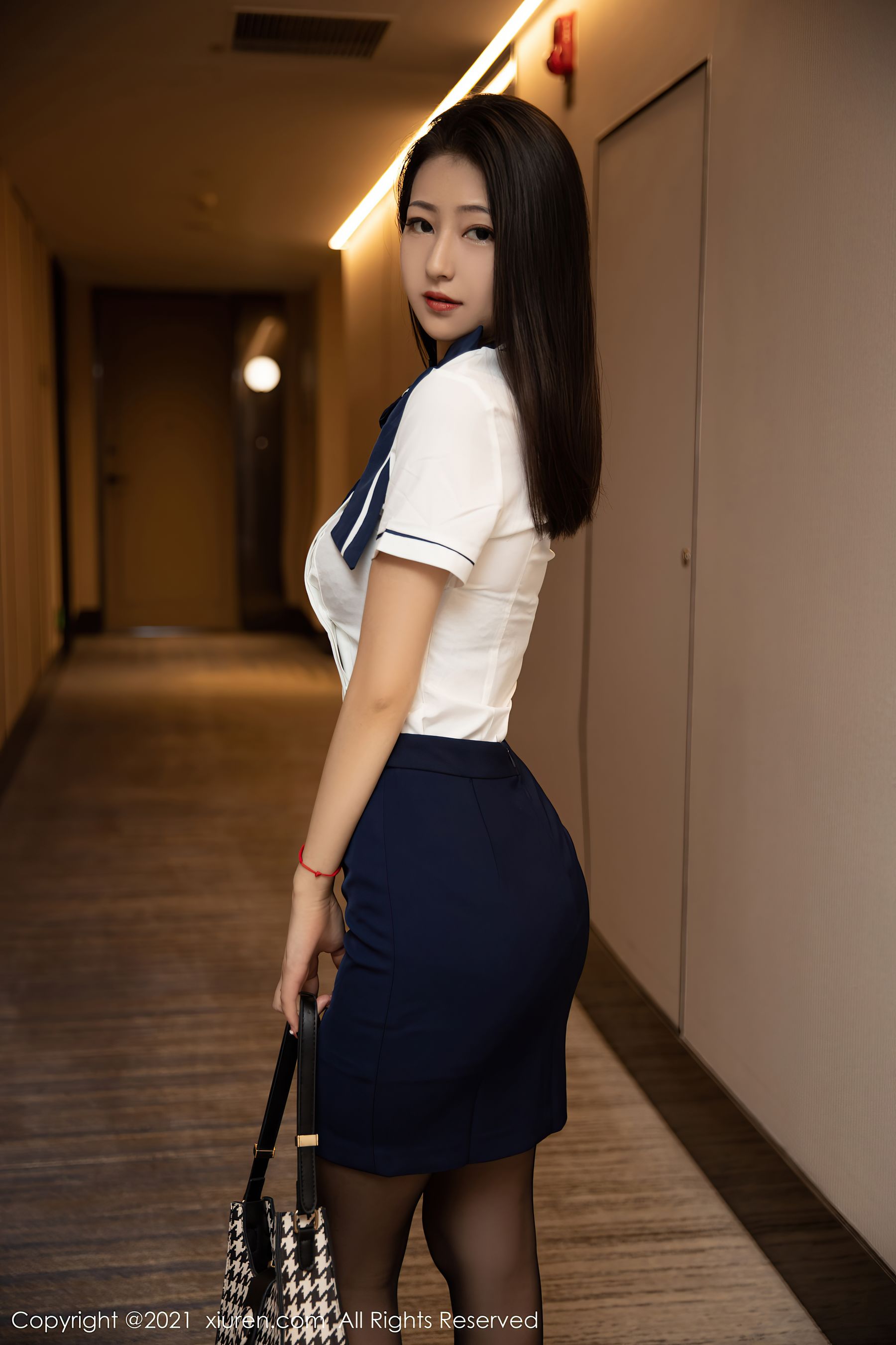 [秀人XiuRen] No.3860 熊小诺 - 经典的白衬衫短裙嘿丝制服OL(3)