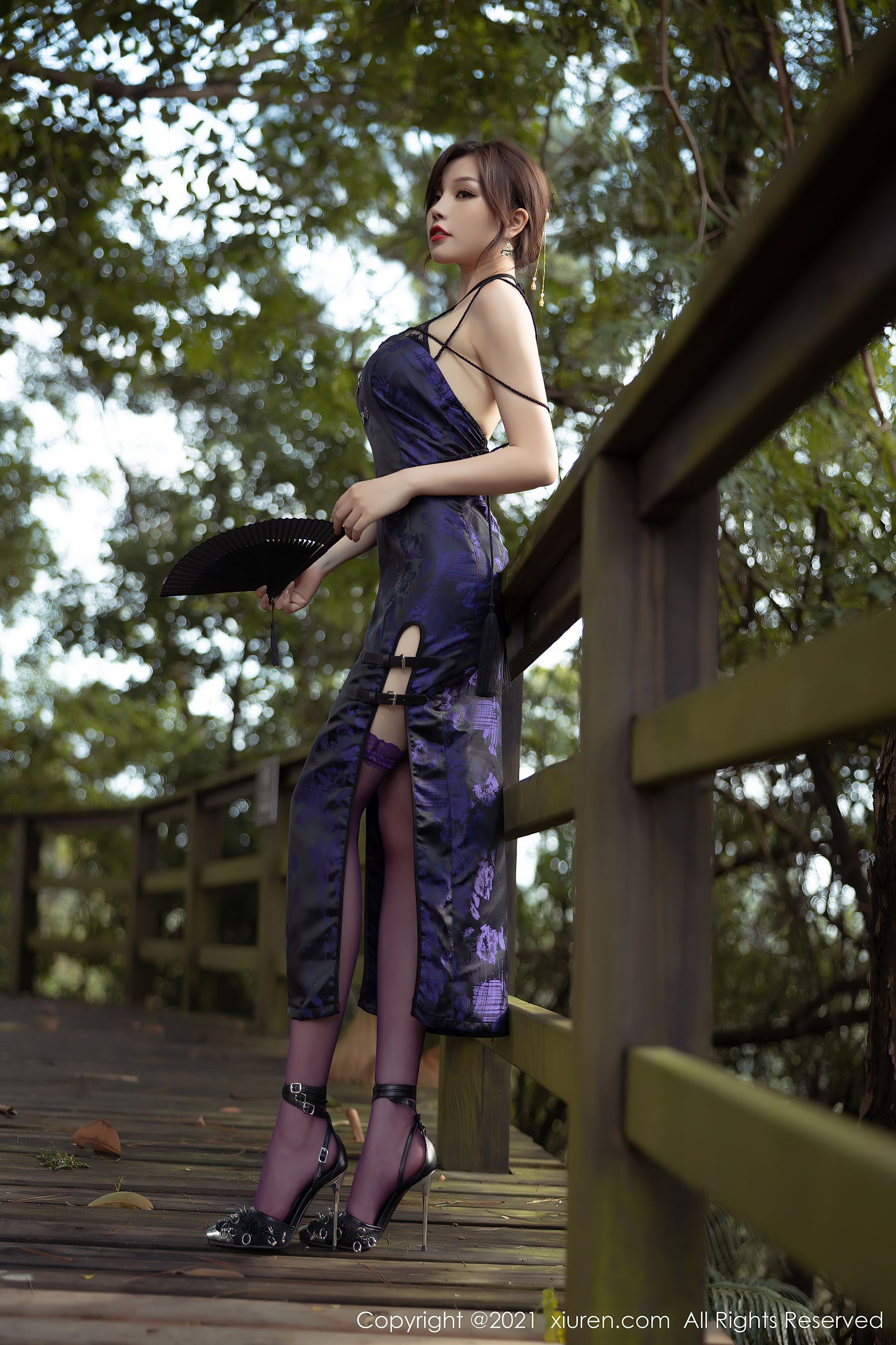 [秀人XiuRen] No.3794 芝芝Booty - 绚丽古典的紫色旗袍(5)