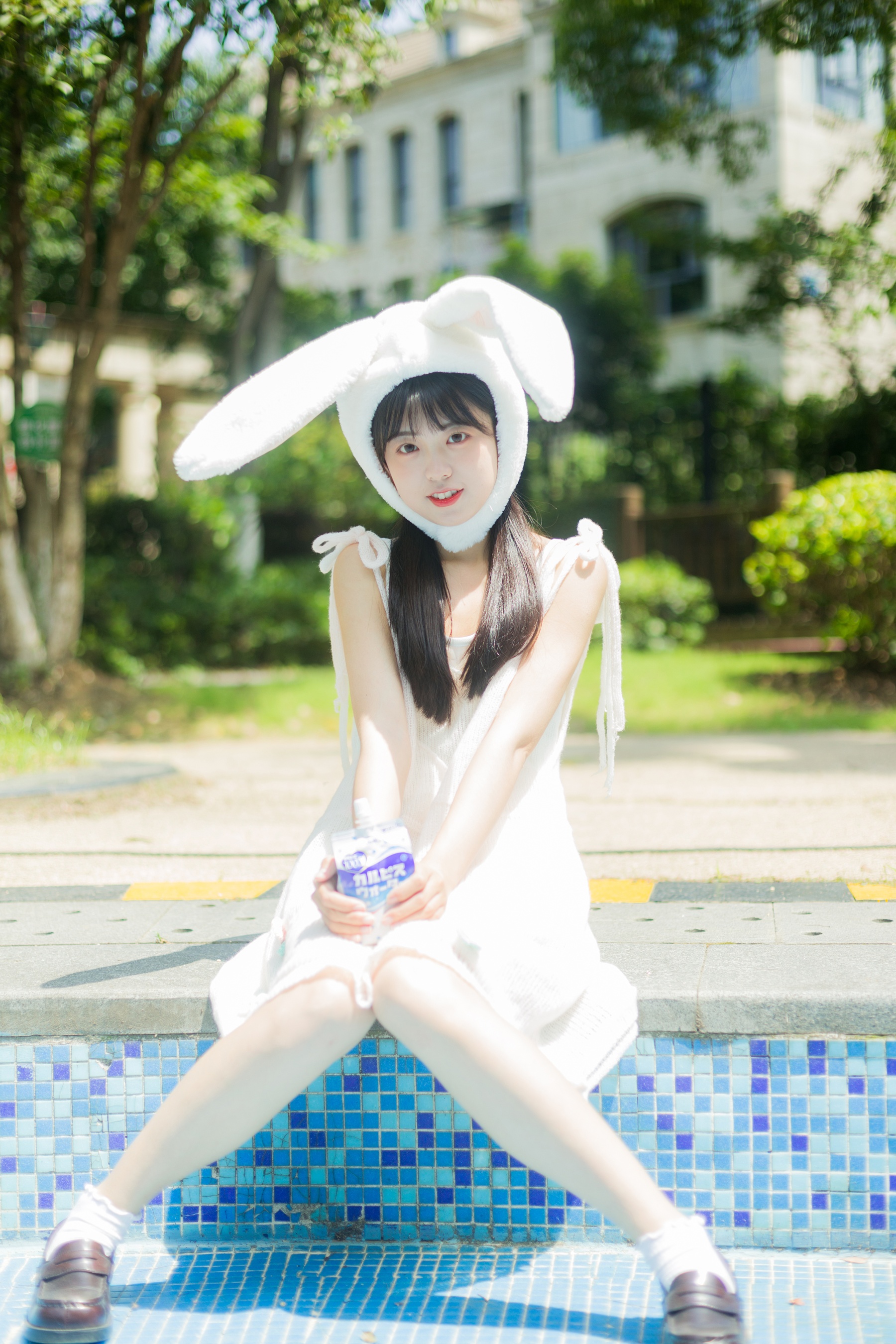 [艺图语] 2022.07.09 夏日泳池的兔子 可爱泡泡呀(4)