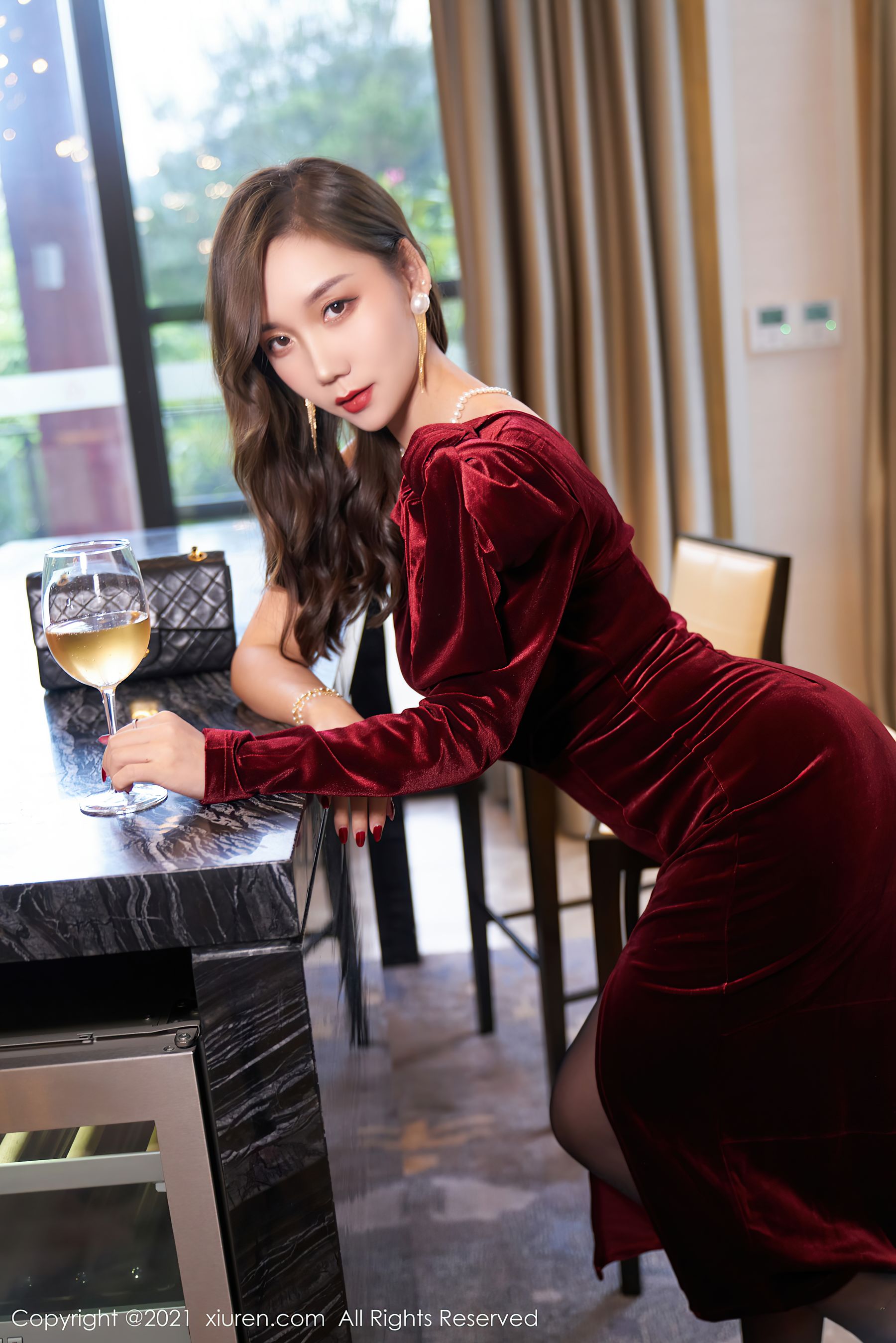 [秀人XiuRen] No.3807 艾静香 - 红色连衣裙(1)